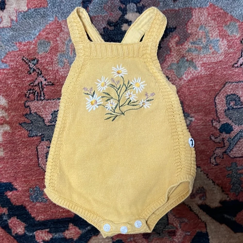 Lacey Lane Daisy Embroidered Knitted Yellow Romper 2T - Picture 5 of 10